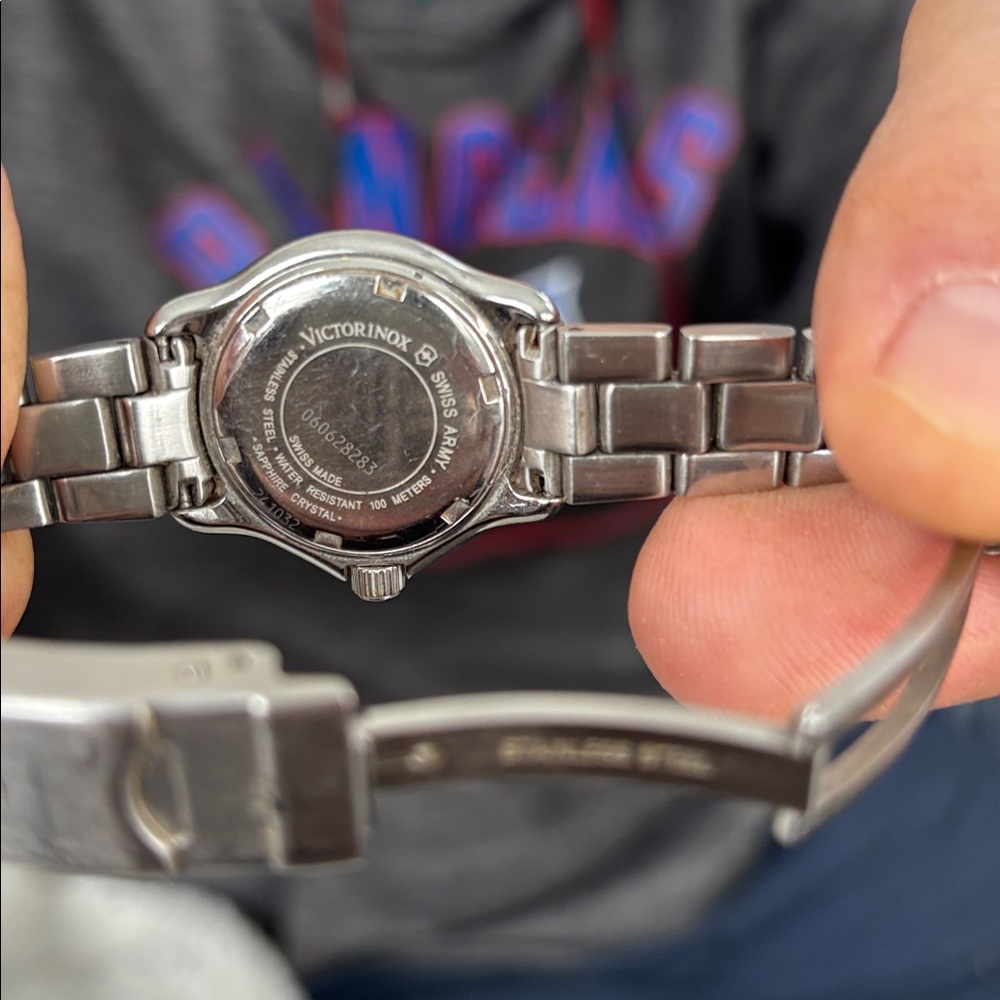 Victorinox diamond bezel Swiss Army watch stainless steel - Picture 5 of 8